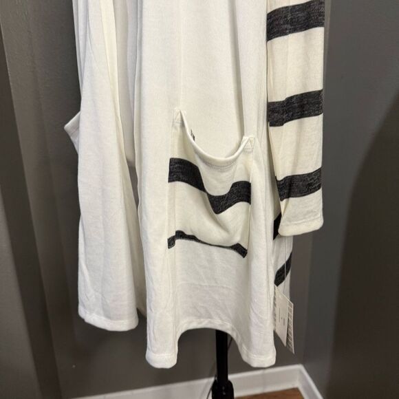 New Lularoe Caroline Open Front Cardigan Sweater White Grey Stripes - Picture 5 of 10
